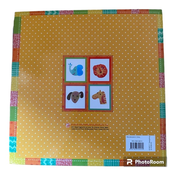 Baby's First Year Memory Keeper with 24 Storage Pockets - Picture 7 of 10